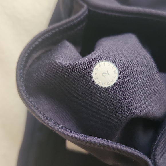 Lululemon Train Times Crop 17" Size 2 Navy - Picture 11 of 13